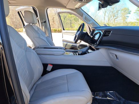 Used 2022 Jeep Wagoneer Series II image 10