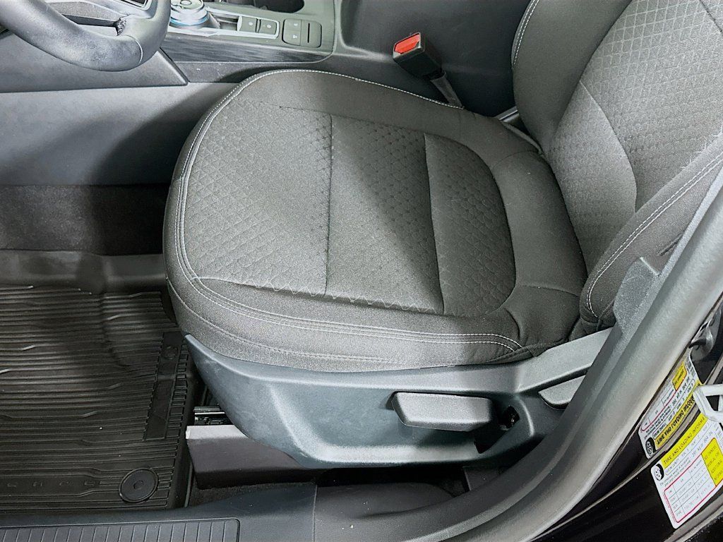 Used 2025 Ford Escape Active w/ Cold Weather Package FWD image 26
