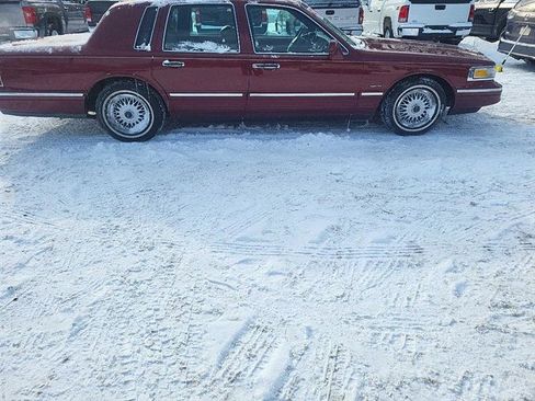 Used 1997 Lincoln Town Car Signature image 6