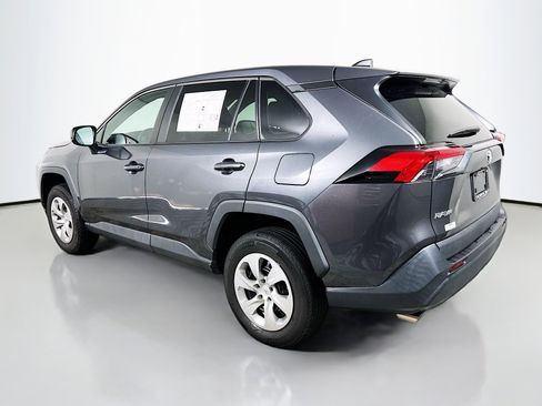 Used 2022 Toyota RAV4 LE image 8
