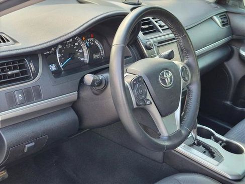 Used 2014 Toyota Camry SE FWD image 9