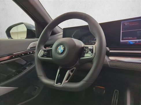 Used 2026 BMW 540i xDrive w/ M Sport Package image 27