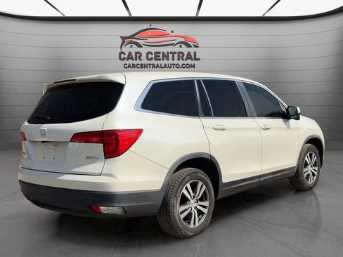Used 2017 Honda Pilot EX image 5