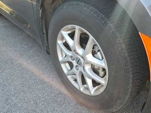 Used 2023 Chrysler Voyager LX FWD image 4