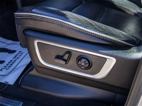 Used 2019 RAM 1500 Laramie image 31