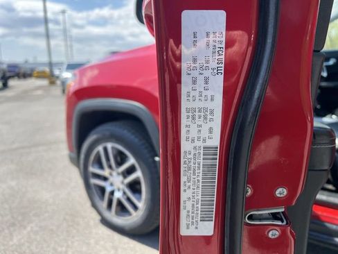 Used 2018 Jeep Compass Latitude w/ Popular Equipment Group AWD/4WD image 26