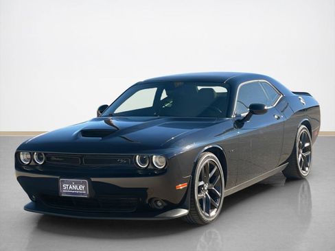 Used 2022 Dodge Challenger R/T w/ Blacktop Package image 3