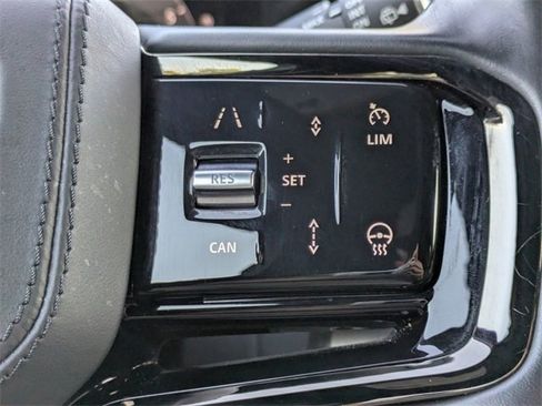 Used 2025 Land Rover Range Rover Velar Dynamic SE image 28