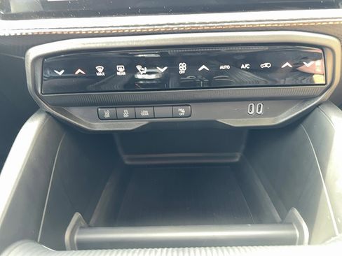 New 2026 Jeep Cherokee Limited image 27