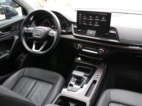 Used 2023 Audi Q5 2.0T Premium w/ Convenience Package AWD/4WD image 32