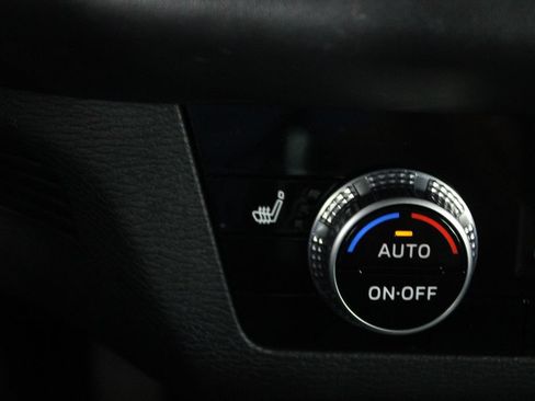 Used 2023 Mitsubishi Outlander 4WD Plug-In Hybrid image 28