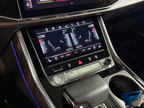 Used 2019 Audi Q8 Prestige w/ Towing Package AWD/4WD image 27