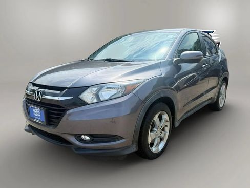 Used 2017 Honda HR-V EX image 3