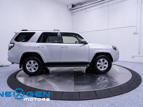 Used 2021 Toyota 4Runner SR5 Premium image 34
