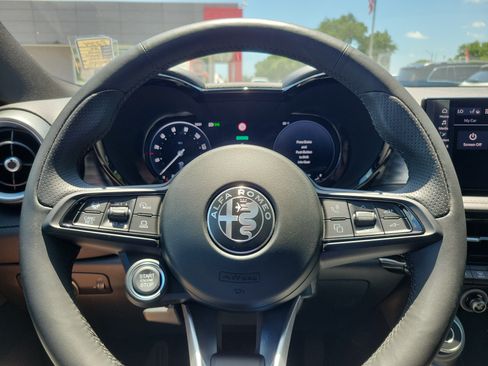 Used 2024 Alfa Romeo Tonale Ti AWD/4WD image 18