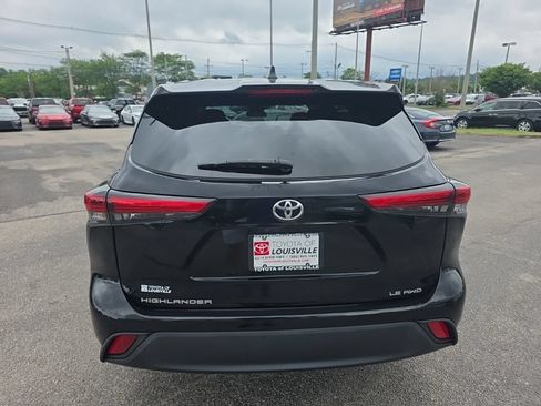 Used 2023 Toyota Highlander LE AWD/4WD image 5