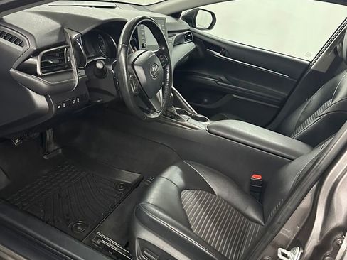 Used 2021 Toyota Camry SE image 10