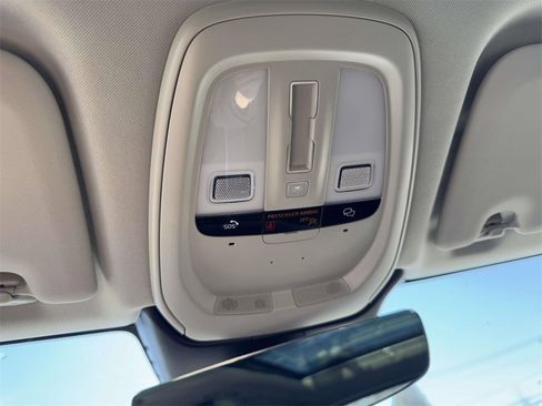 Certified 2025 Volvo XC60 B5 Plus image 30