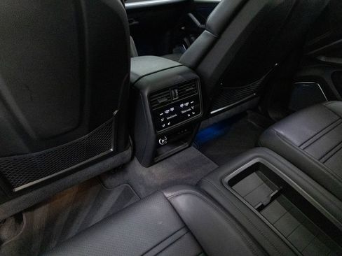 Certified 2025 Porsche Cayenne S AWD/4WD image 35