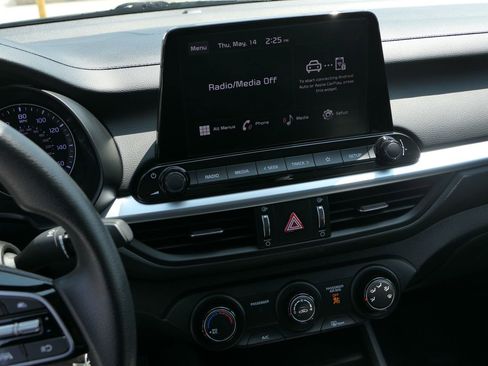 Used 2024 Kia Forte LXS w/ LXS Technology Package FWD image 18