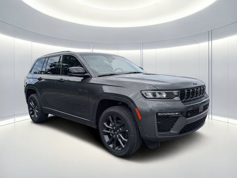 New 2026 Jeep Grand Cherokee Limited AWD/4WD image 2