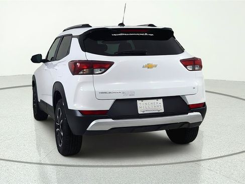 Used 2025 Chevrolet TrailBlazer LT FWD image 5