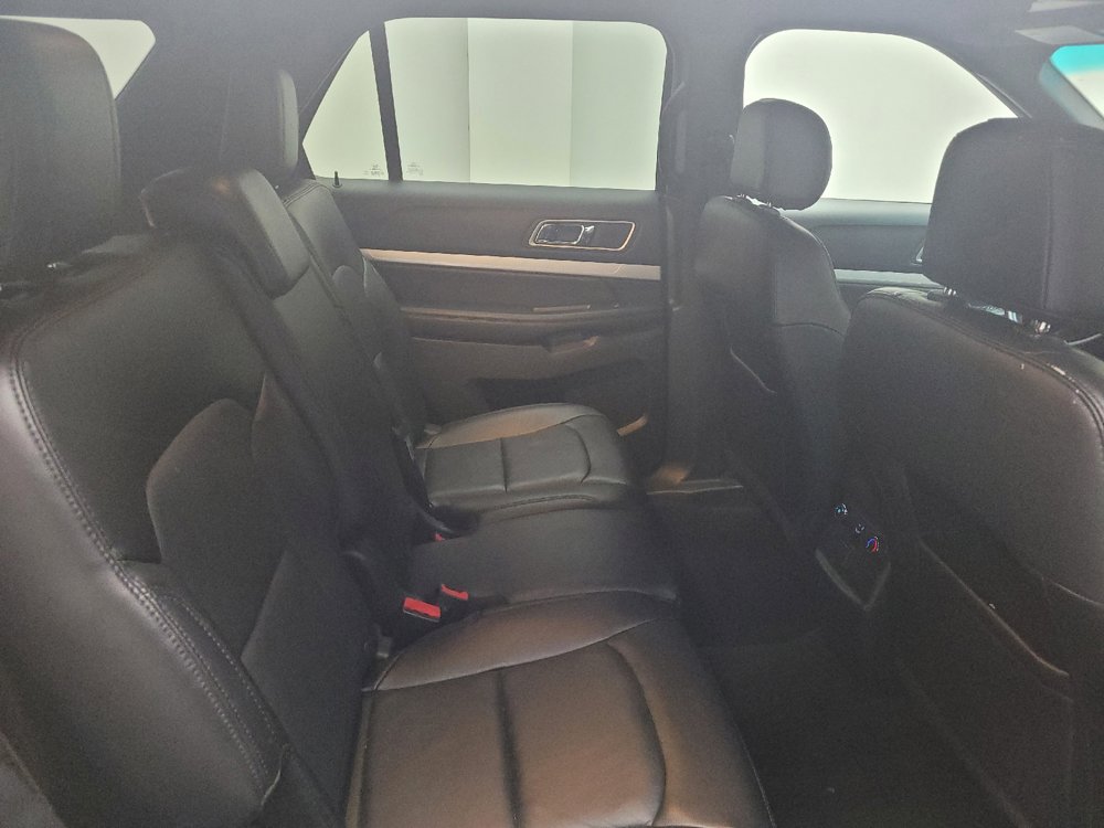 Used 2016 Ford Explorer XLT w/ Equipment Group 202A AWD/4WD image 19