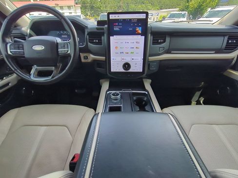 Used 2022 Ford Expedition Max Platinum RWD image 17