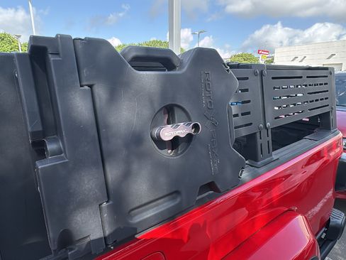 Used 2023 Jeep Gladiator Rubicon w/ LED Lighting Group AWD/4WD image 18