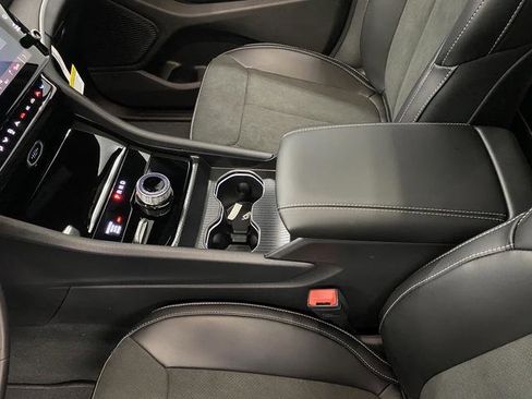 New 2026 Jeep Grand Cherokee Laredo image 21