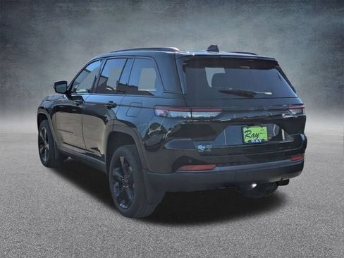 New 2026 Jeep Grand Cherokee Limited w/ Limited Altitude Package AWD/4WD image 7