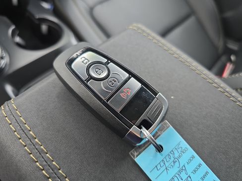 New 2025 Ford Bronco Badlands image 36