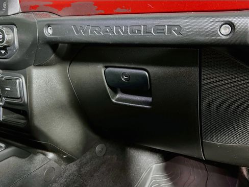 Used 2023 Jeep Wrangler Unlimited Rubicon w/ LED Lighting Group AWD/4WD image 32