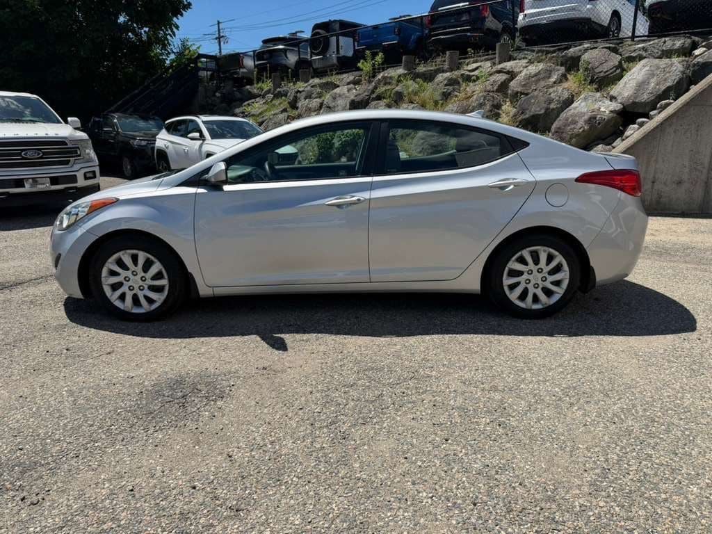 Used 2013 Hyundai Elantra GLS FWD image 3