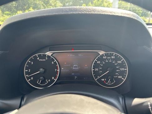 Used 2024 Nissan Altima 2.5 SV FWD image 18