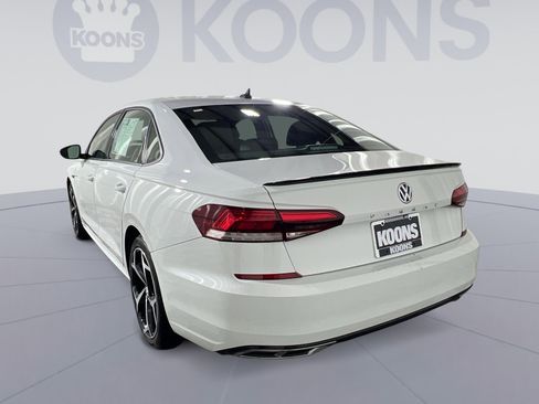 Used 2022 Volkswagen Passat 2.0T R-Line image 4