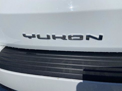 Used 2026 GMC Yukon AT4 w/ AT4 Premium Package AWD/4WD image 38