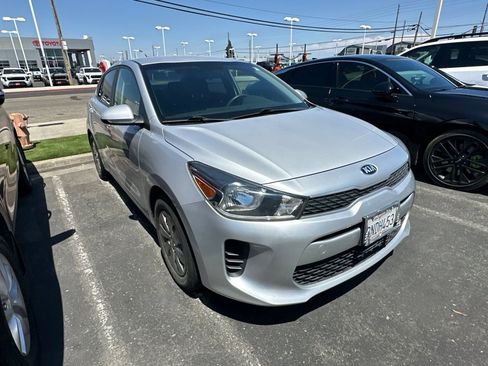 Used 2019 Kia Rio S FWD image 2
