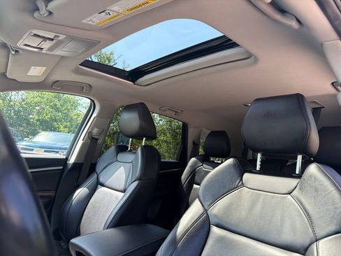Used 2020 Acura MDX SH-AWD image 37