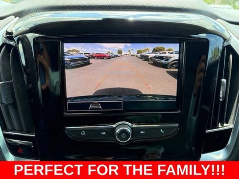Used 2021 Chevrolet Traverse LT FWD image 24