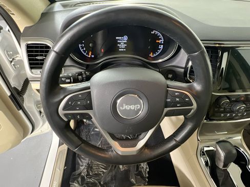 Used 2021 Jeep Grand Cherokee Limited AWD/4WD image 11