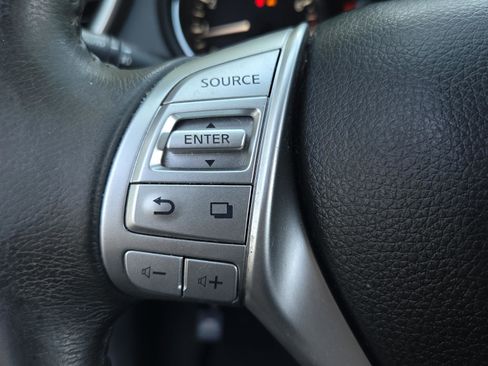 Used 2016 Nissan Rogue SL w/ SL Premium Package image 25