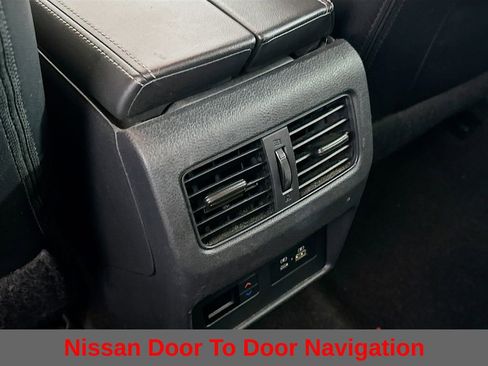 Used 2022 Nissan Rogue SL w/ SL Premium Package image 35