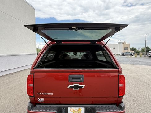 Used 2015 Chevrolet Colorado Z71 AWD/4WD image 22