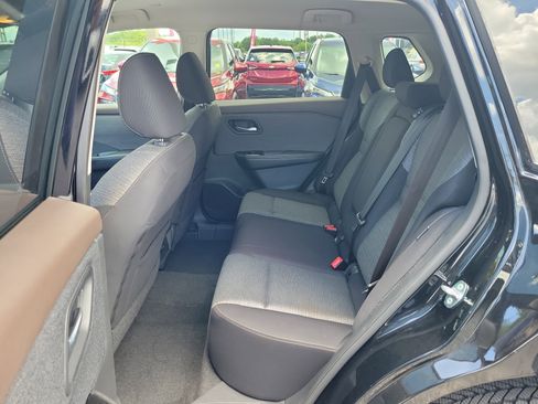 Certified 2022 Nissan Rogue SV FWD image 14