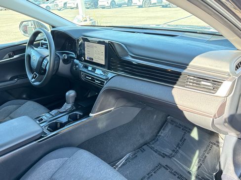 Used 2025 Toyota Camry LE FWD image 18