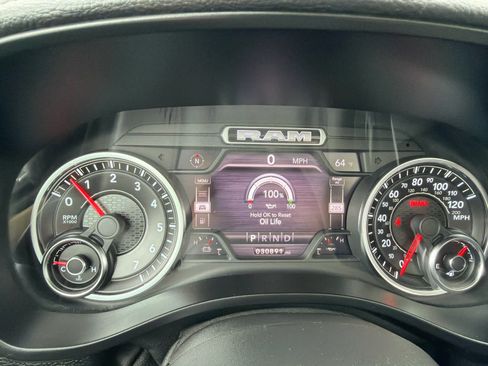Used 2019 RAM 1500 Laramie AWD/4WD image 9