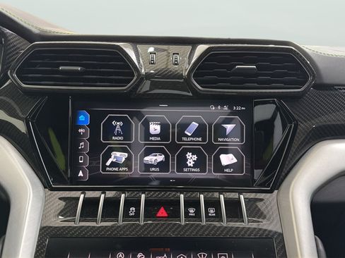 Used 2020 Lamborghini Urus AWD/4WD image 24