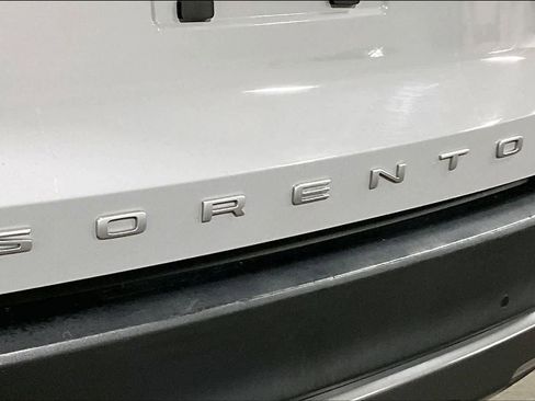 Used 2022 Kia Sorento S image 9