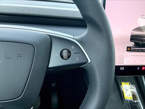 Used 2026 Tesla Model Y AWD image 24